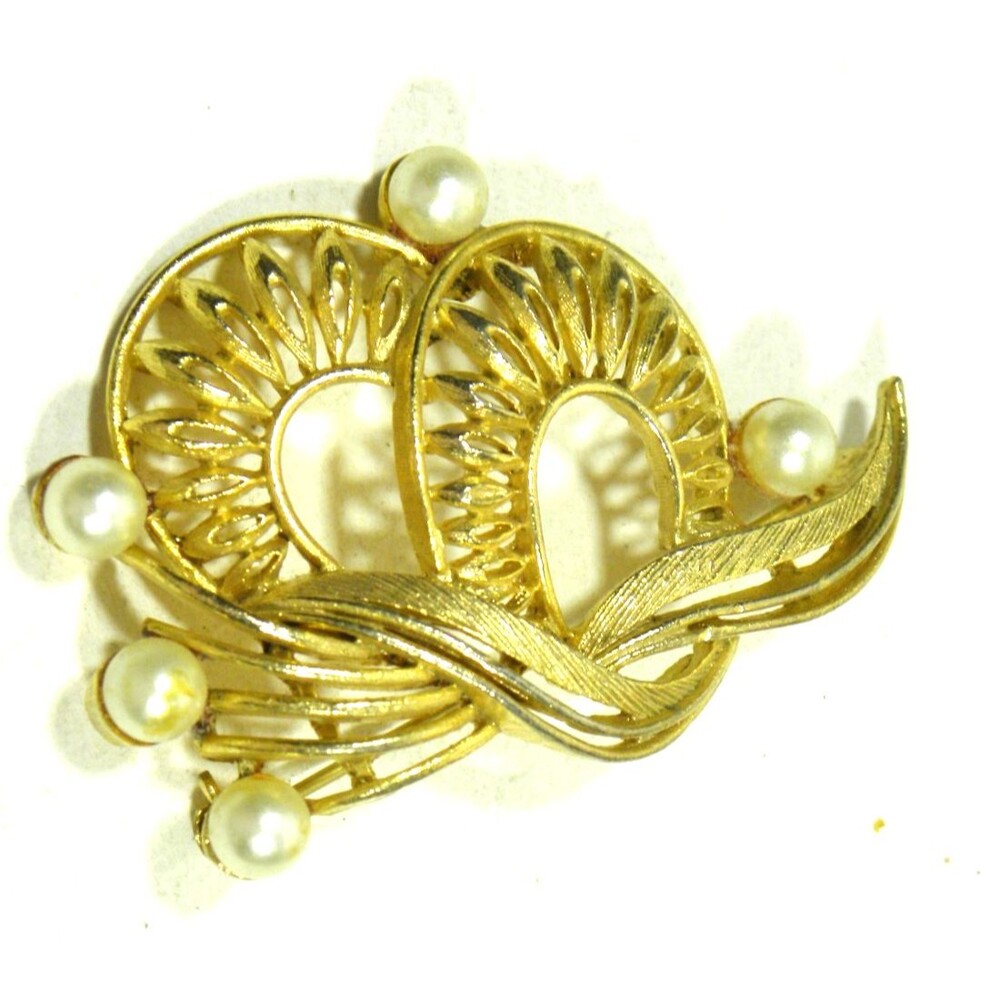 Vintage Faux Pearl Brooch Lisner Swirl Pin Gold Tone Textured Leaf Open Work